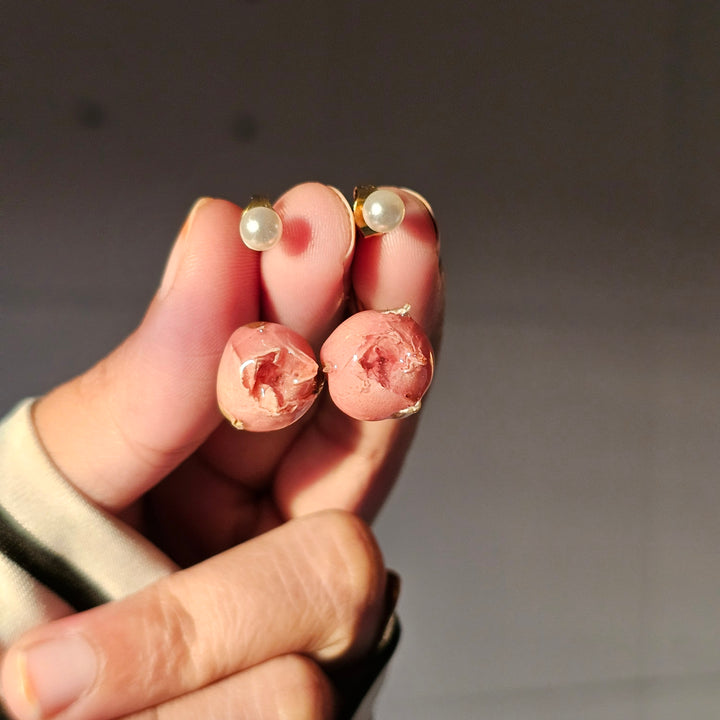 Rose bud huggies