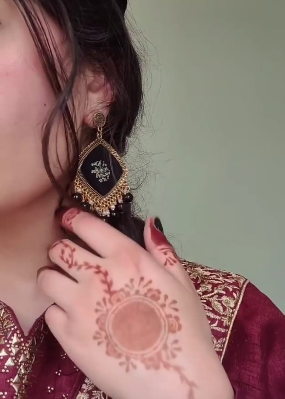 "Anne's Lace Jhumka - Resin Bouquet"