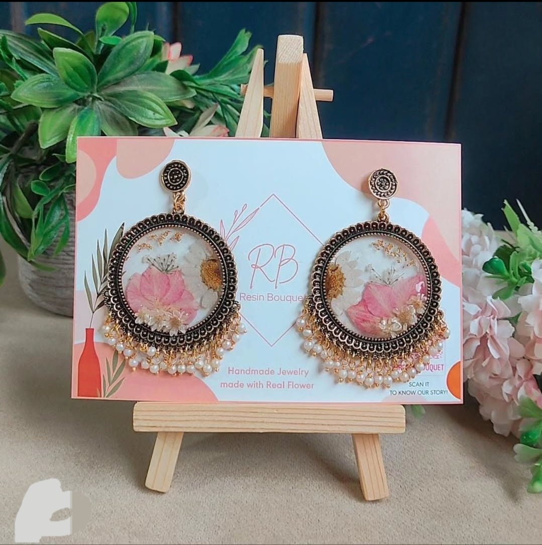 "Floral Bloom - Resin Bouquet"