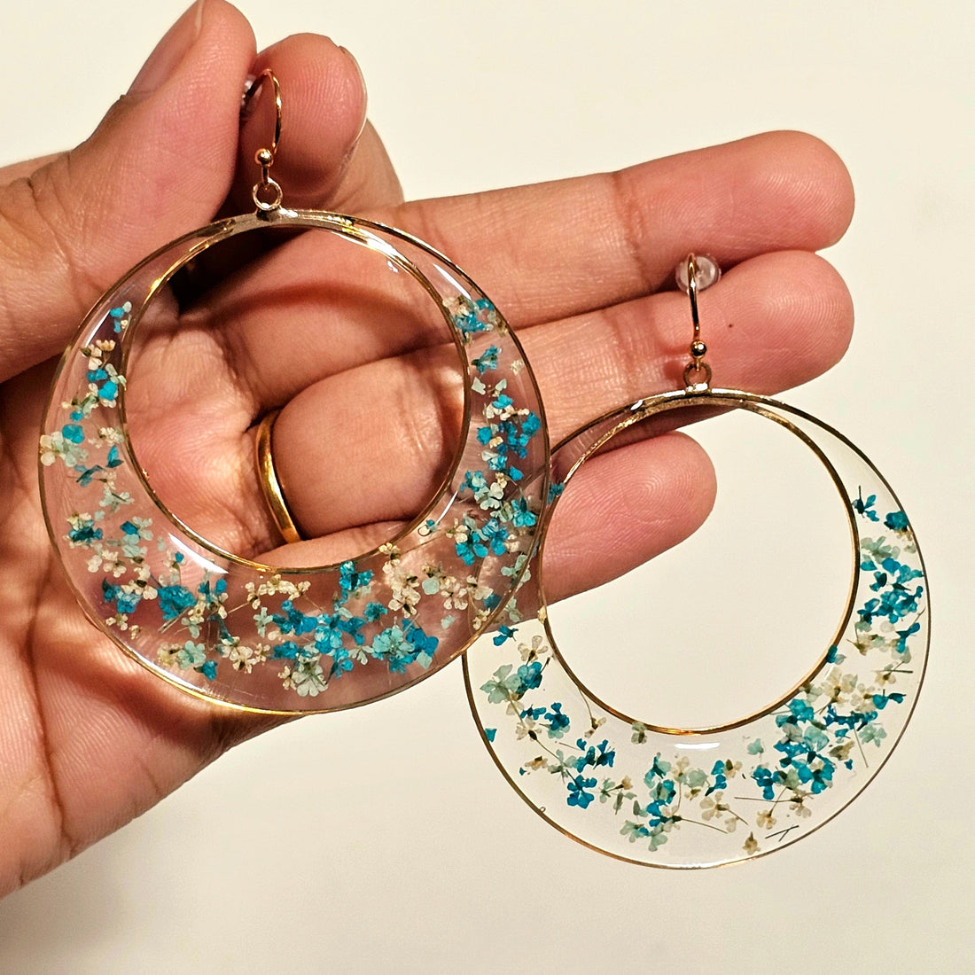 "Floral Hoops - Resin Bouquet"