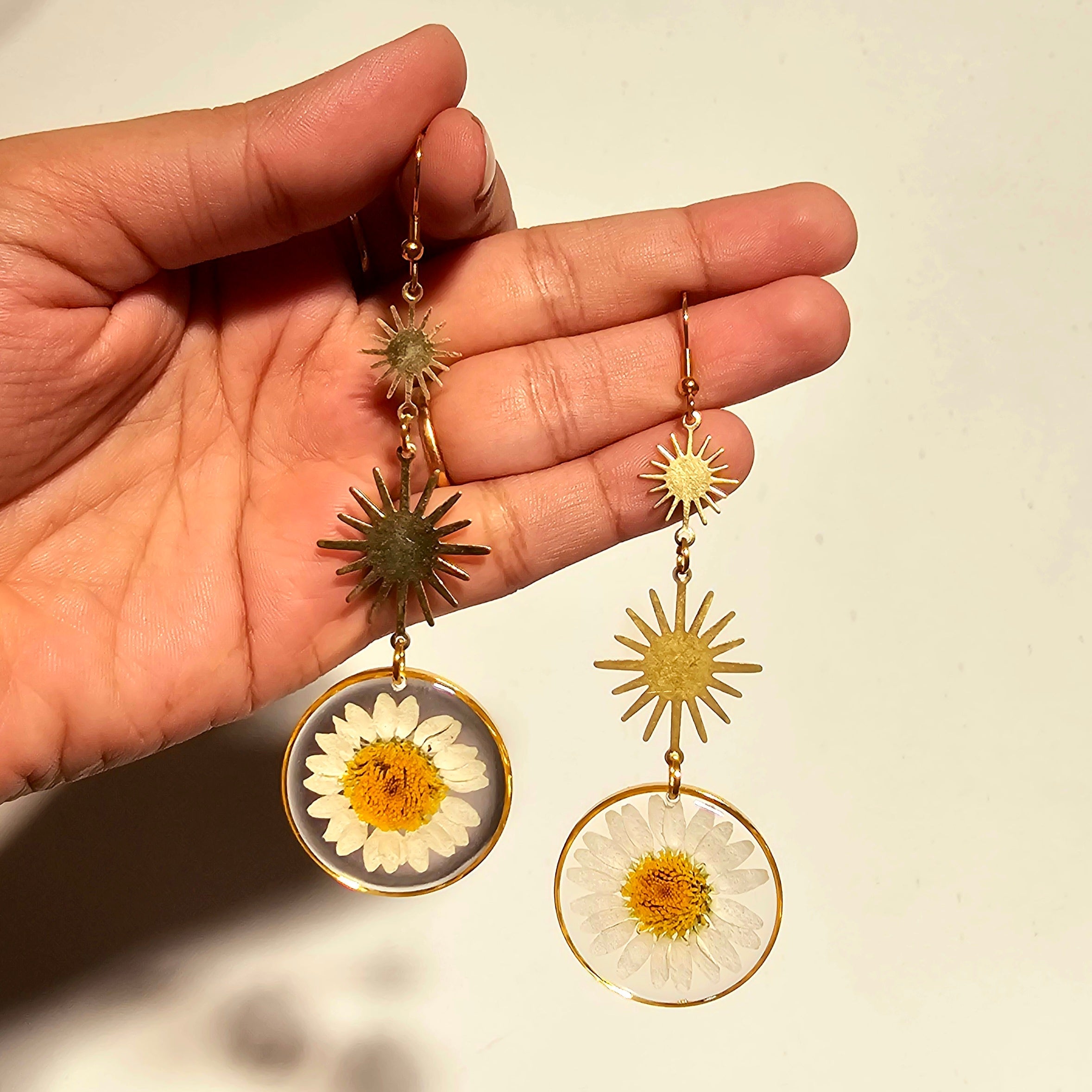 "Golden Sunbeam Daisy Earrings - Resin Bouquet"