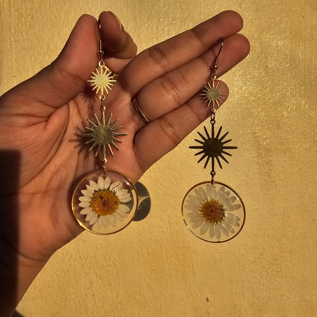 "Golden Sunbeam Daisy Earrings - Resin Bouquet"