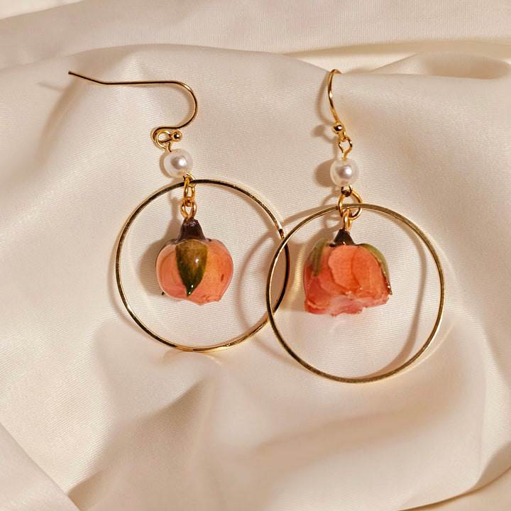 "Round Rose bud earrings - Resin Bouquet"