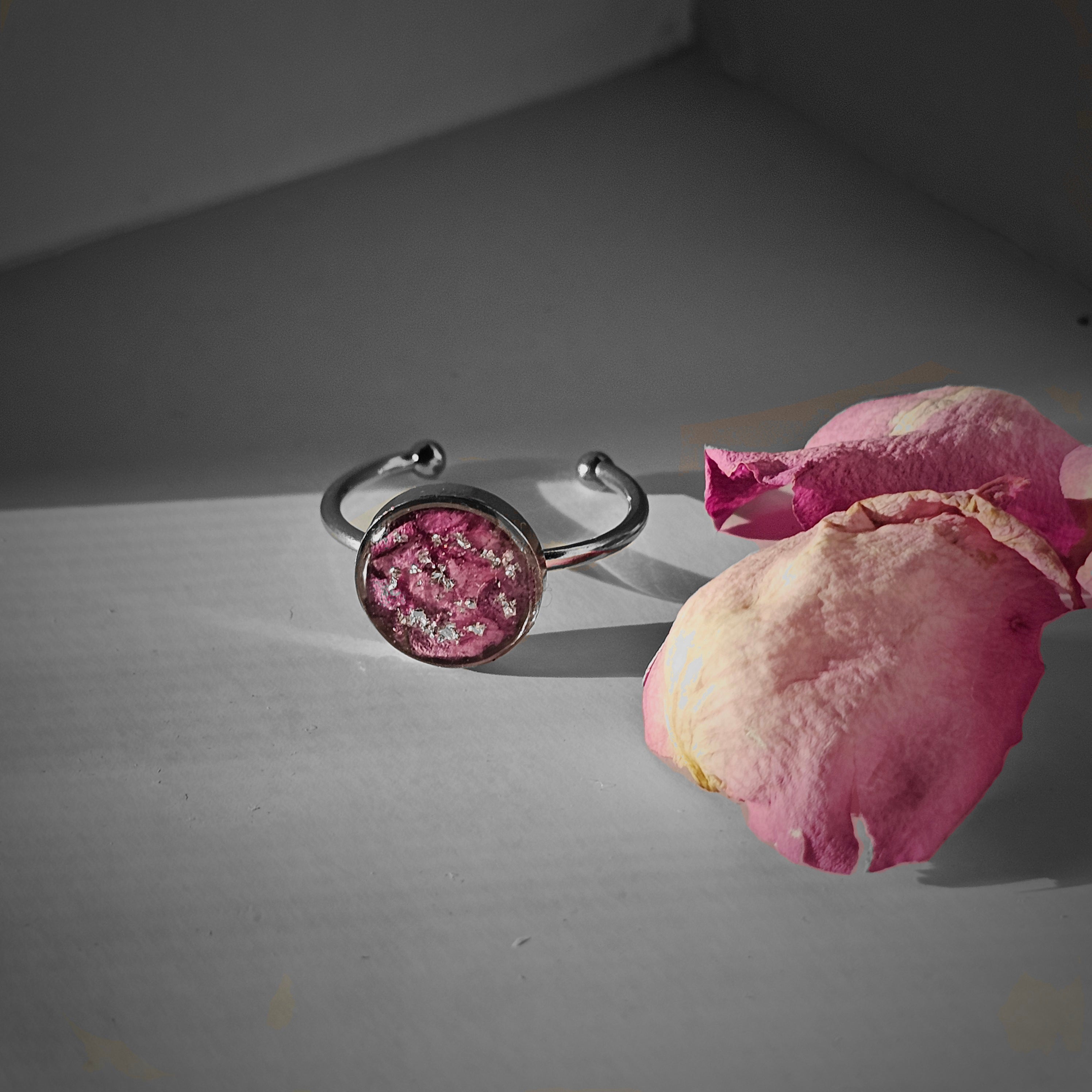 "Rose ring - Resin Bouquet"