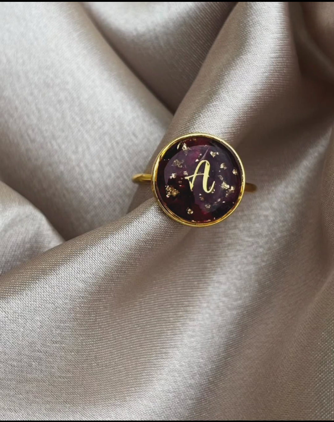 "Personalized Eternal Rose Ring - Resin Bouquet"