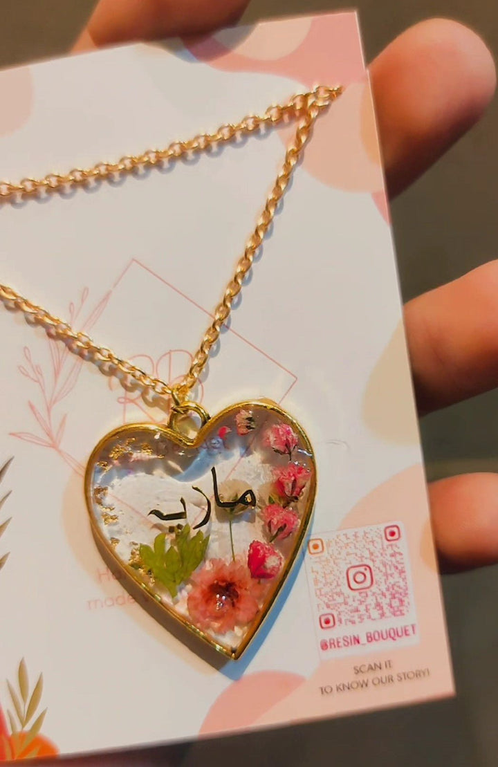"FloraGlow Name Necklace - Resin Bouquet"