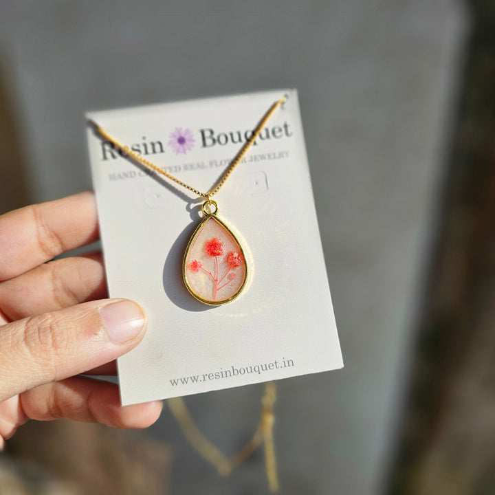 "Personalized pendant with name - Resin Bouquet"