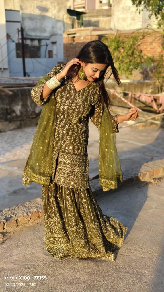 Meadow Bloom Green Jhumka