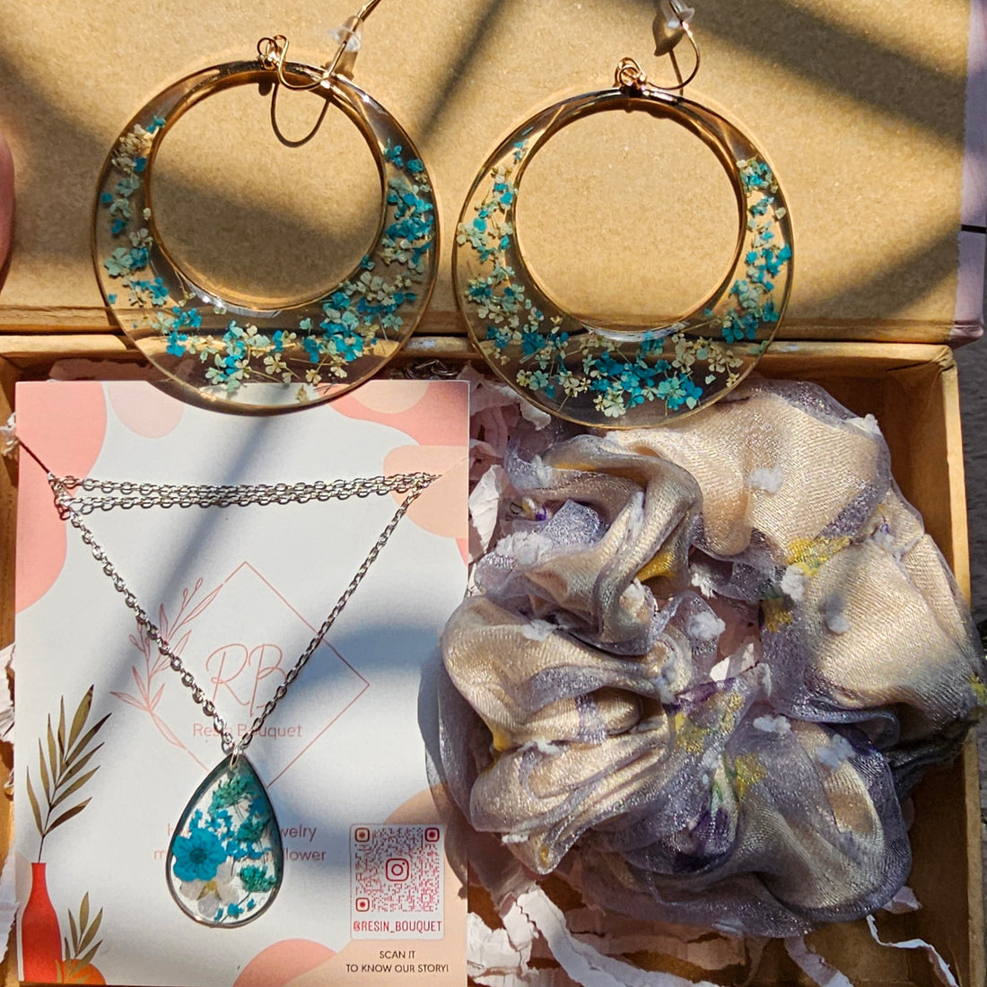 Blue Blossom Gift Hamper – Hoop Earrings, Pendant & Scrunchie - Resin Bouquet