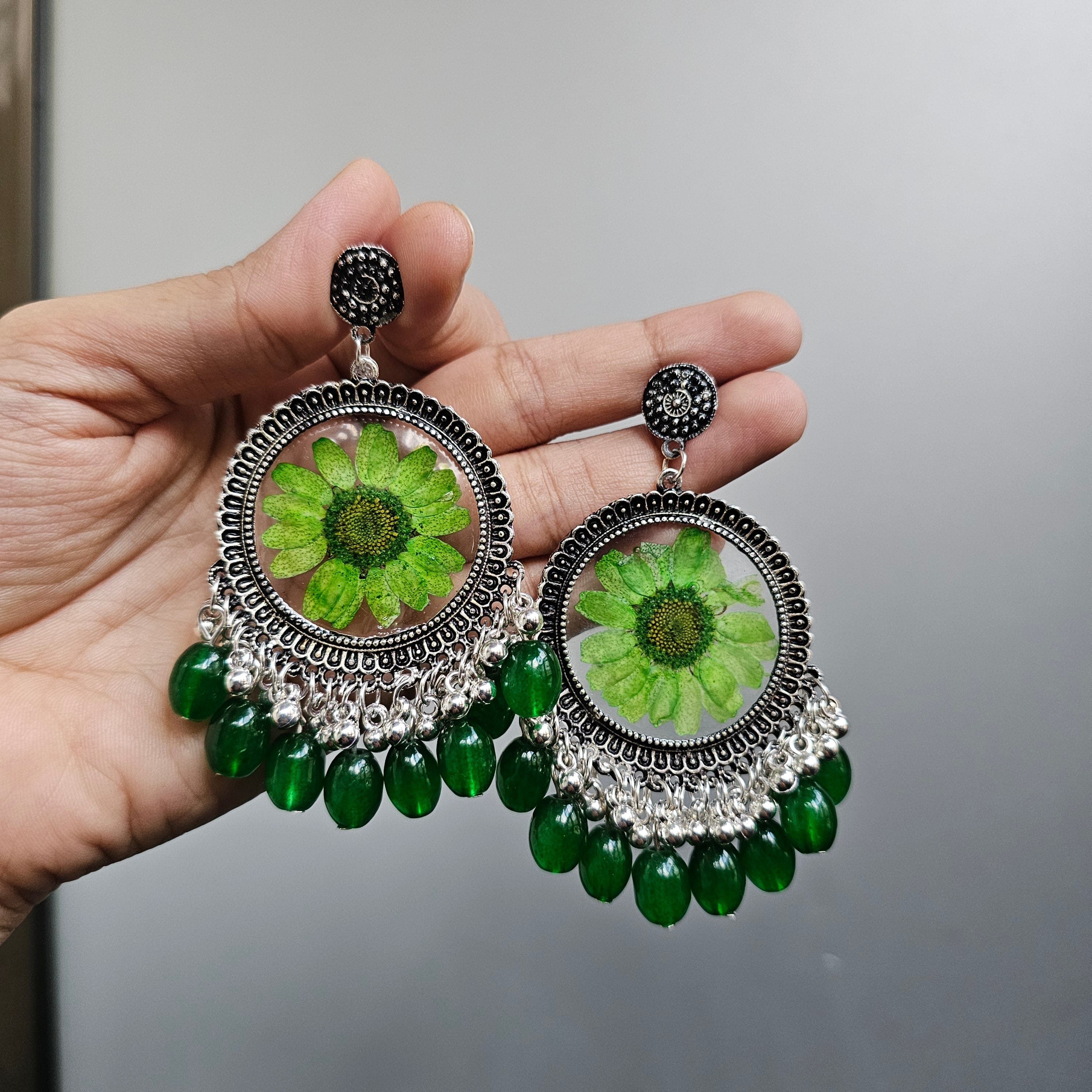 Daisy jhumka - Resin Bouquet