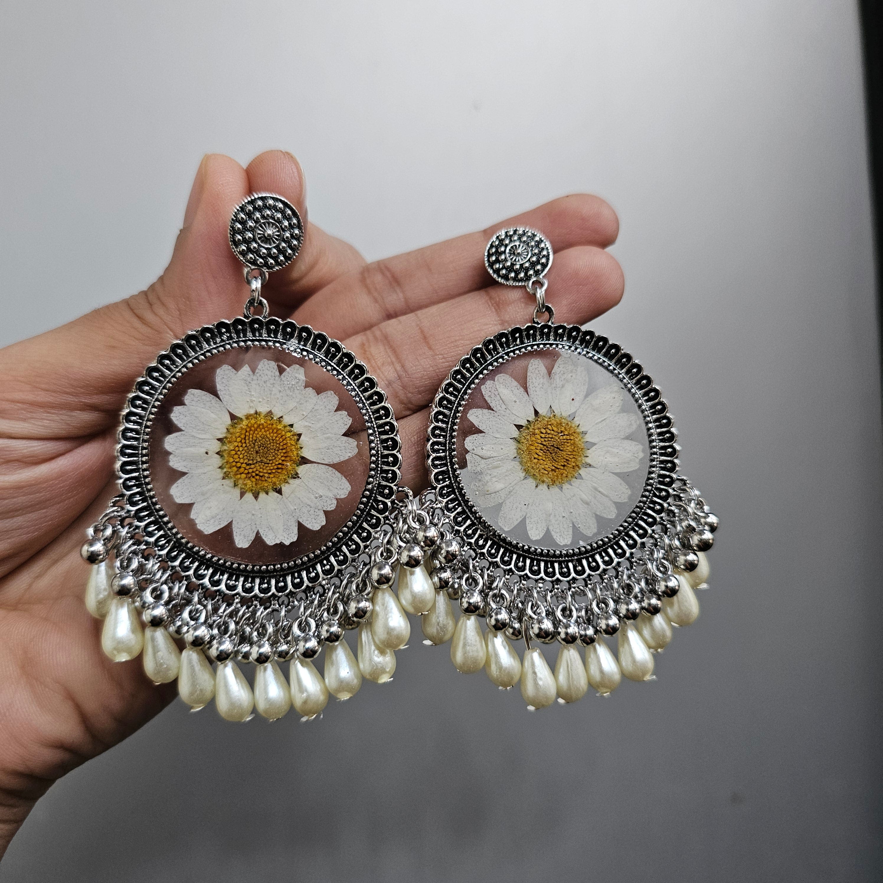 Daisy jhumka - Resin Bouquet
