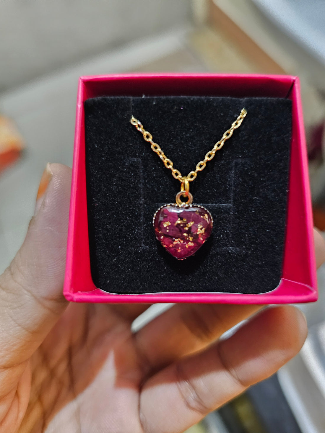 Dilgul (She isn’t wearing a rose. She is the rose)