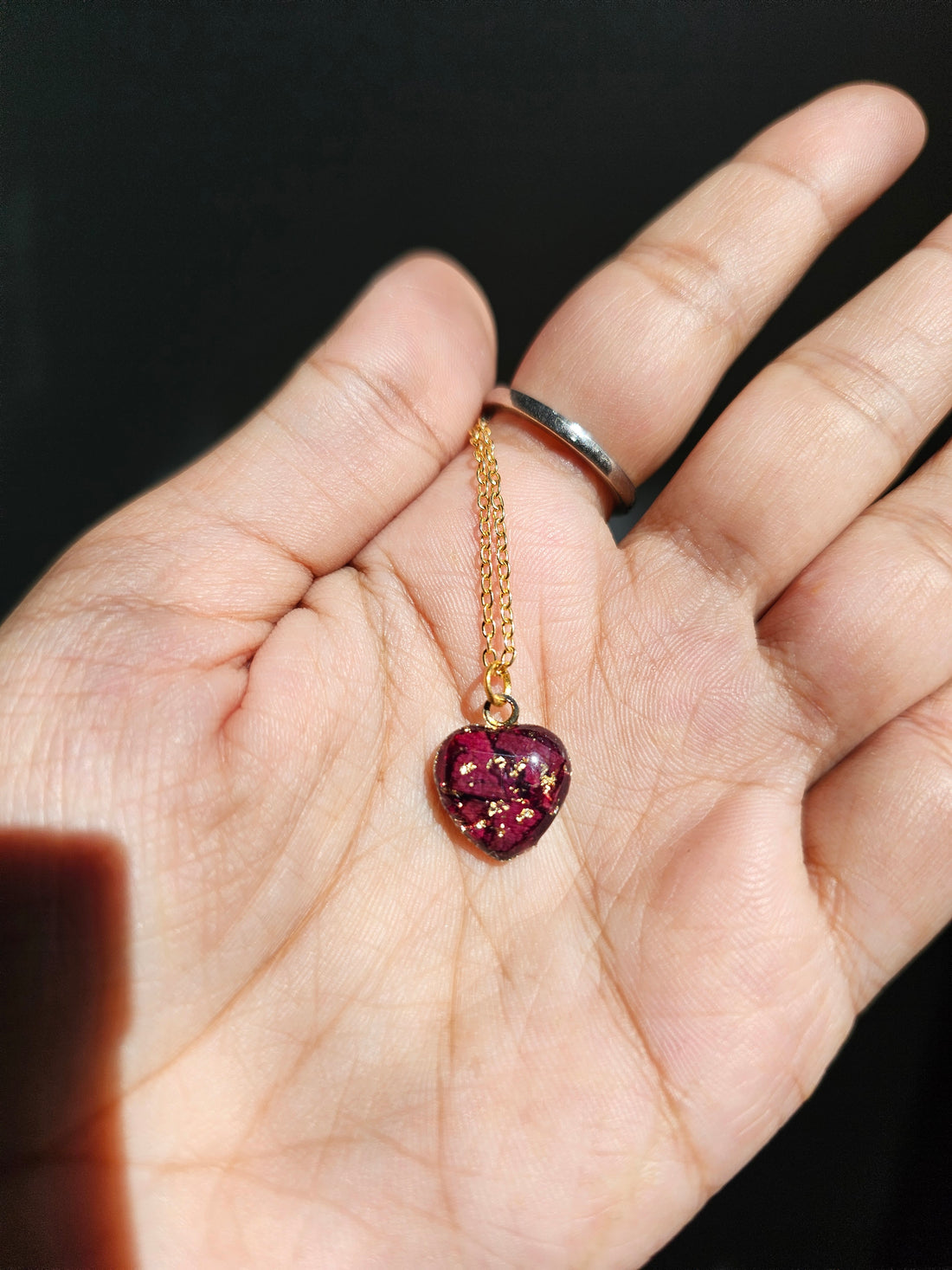 Dilgul (She isn’t wearing a rose. She is the rose)